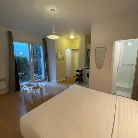 Apartment Cite Bergere Paris