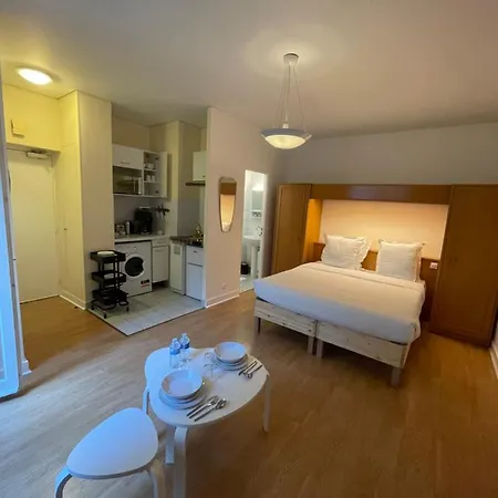 Apartment Cite Bergere *